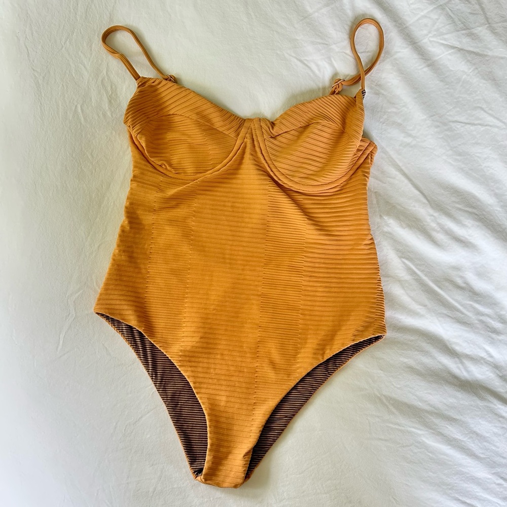 ACACIA Marlow Full Piece Honey Dual Ribbed size large